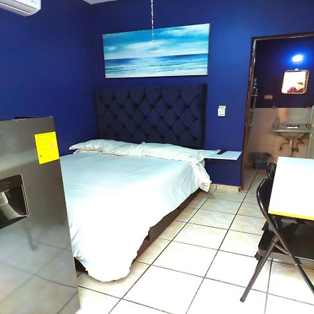Habitacion 11 Independiente Con Mucha Privacidad ,Cerca Del Consulado , Cas , A 200 Mts Del Vado Del Rio 埃莫西约 外观 照片